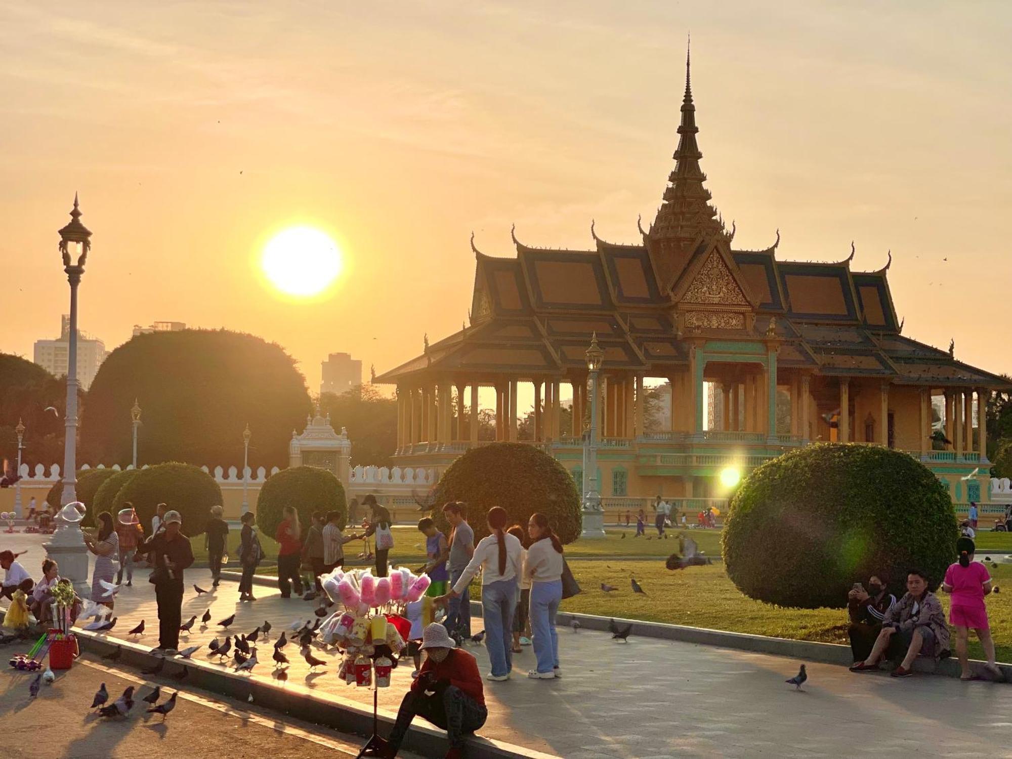 Sky Residence - 50M To Museum And Riverside Phnom Penh Exteriör bild