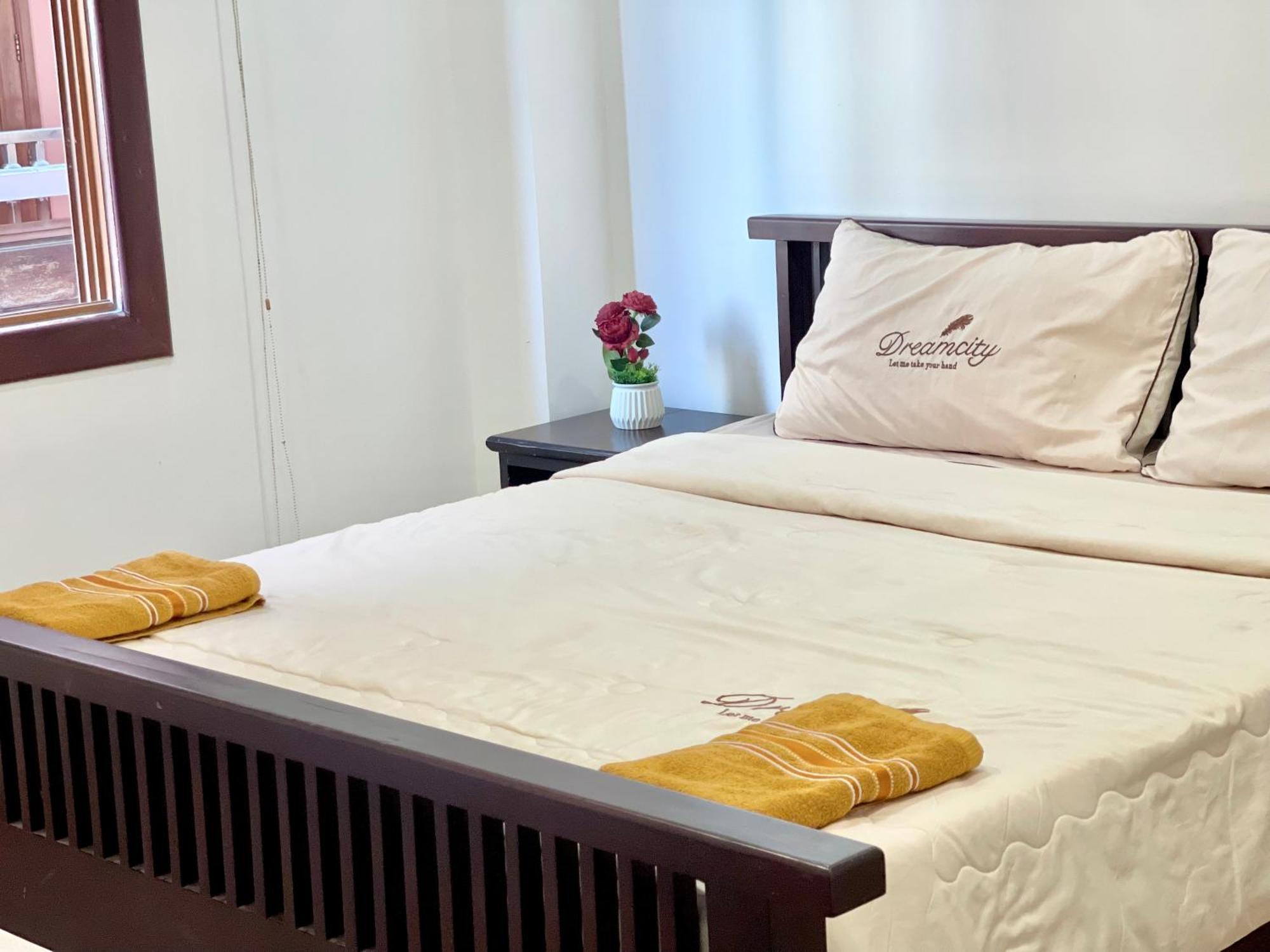 Sky Residence - 50M To Museum And Riverside Phnom Penh Exteriör bild