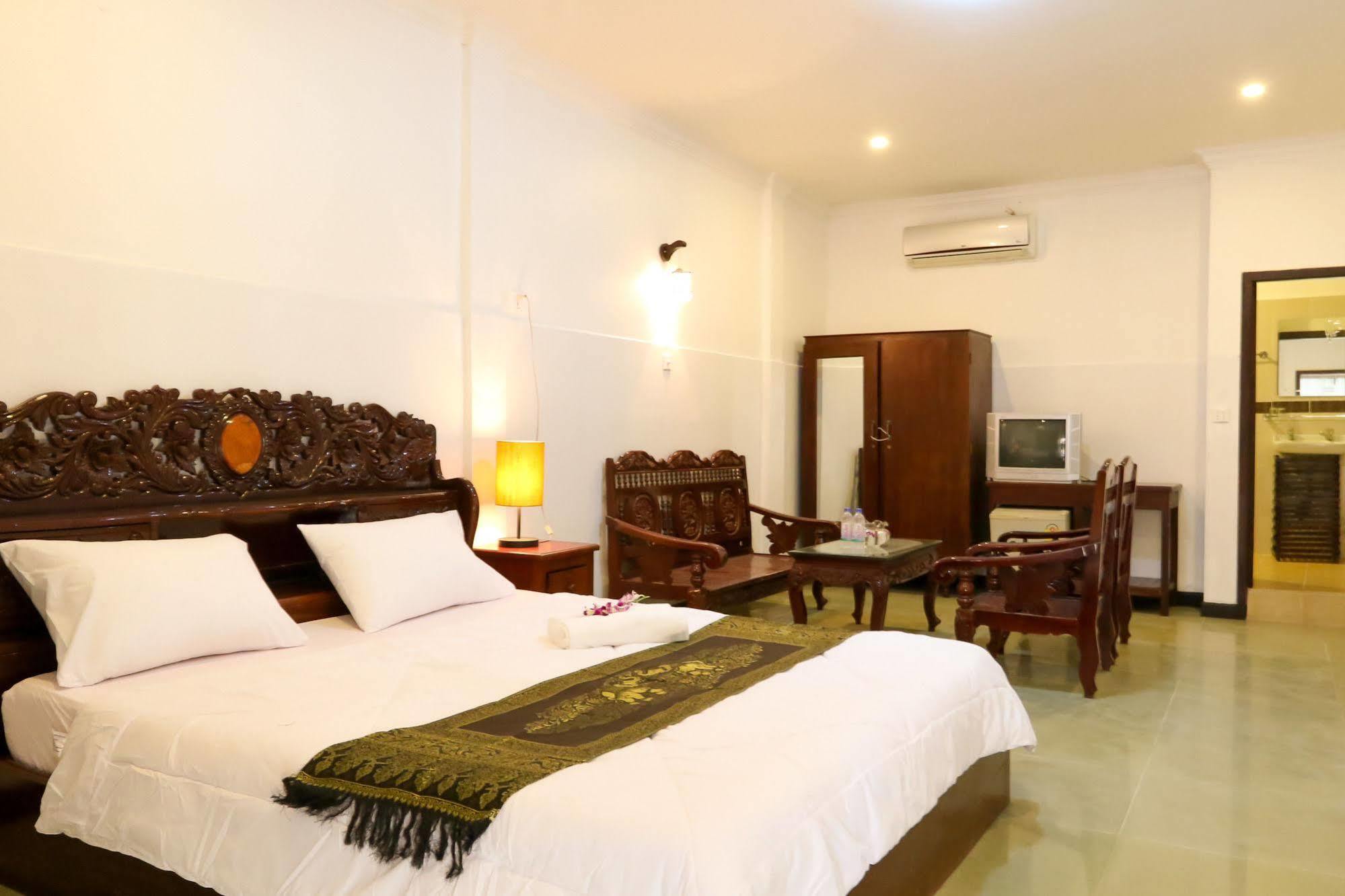 Sky Residence - 50M To Museum And Riverside Phnom Penh Exteriör bild